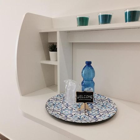 Le Metro Bed & Breakfast Carini Ruang foto