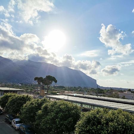 Le Metro Bed & Breakfast Carini Ruang foto