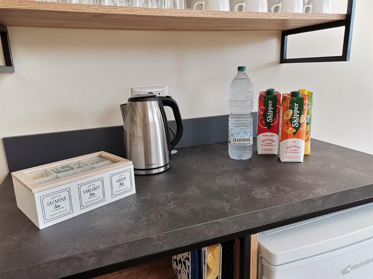 Le Metro Bed & Breakfast Carini Bagian luar foto